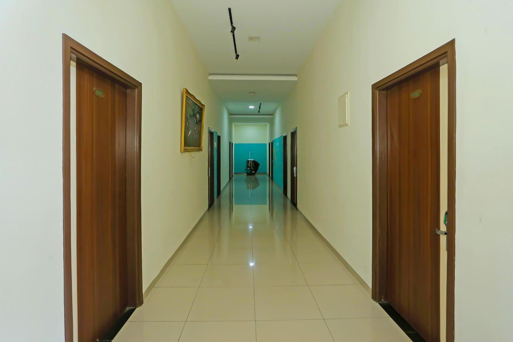 Super Oyo Collection O 92130 Hotel Fiducia Kaji Jakarta Bagian luar foto