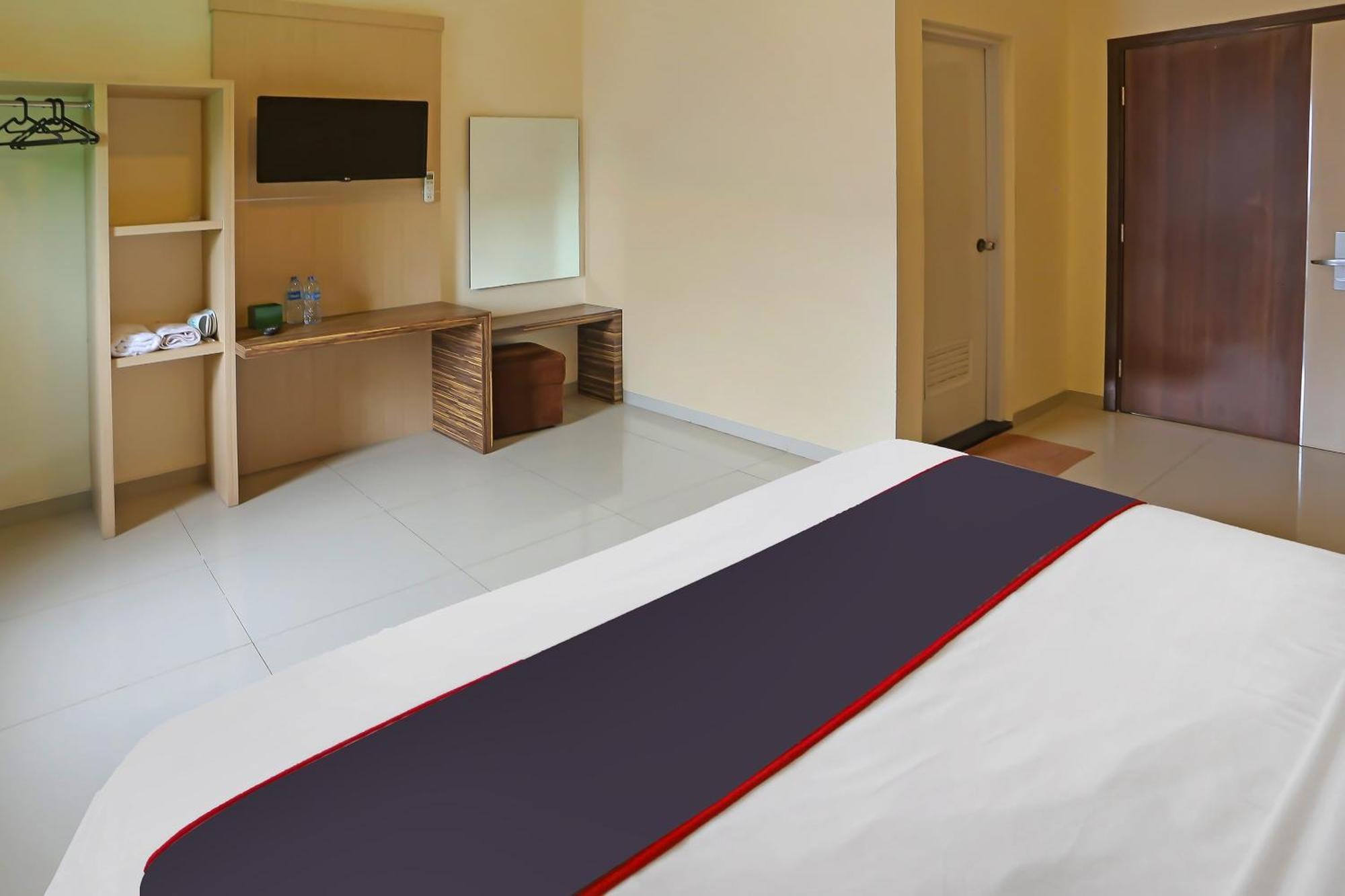 Super Oyo Collection O 92130 Hotel Fiducia Kaji Jakarta Bagian luar foto